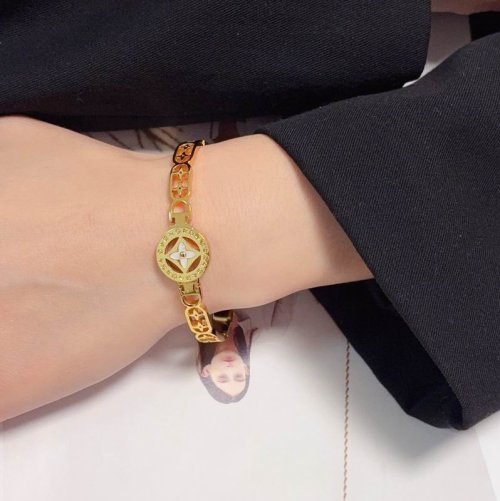 LV Bracelet  05yxs65 (8)_3913434